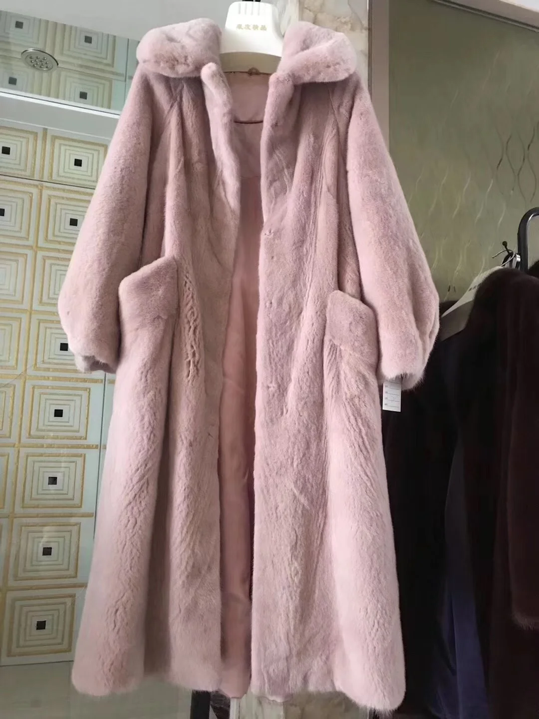 winter new women 2023 natural real mink fur coat long jacket mink coat outwear
winter new women 2023 natural real mink fur coat long jacket mink coat outwear
