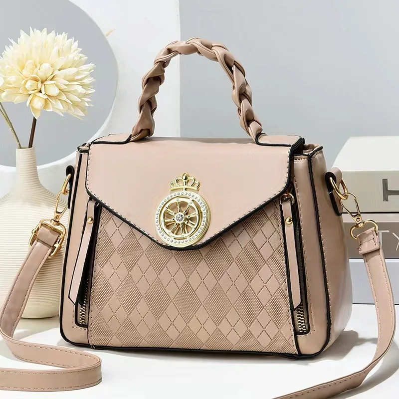 Textured Women's Bag 2022 New Time To Run Diamond-shaped Embossed Large-capacity Shoulder Bag Diagonal Bag 6 Colors 
Textured Women's Bag 2022 New Time To Run Diamond-shaped Embossed Large-capacity Shoulder Bag Diagonal Bag 6 Colors