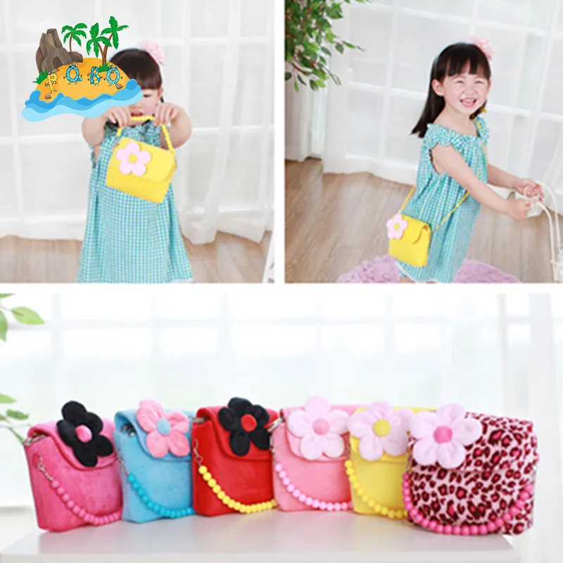 Children's bag new plush one-shoulder bag fashion trend oblique cross-pack kindergarten cute bead chain bag. 
Children's bag new plush one-shoulder bag fashion trend oblique cross-pack kindergarten cute bead chain bag.