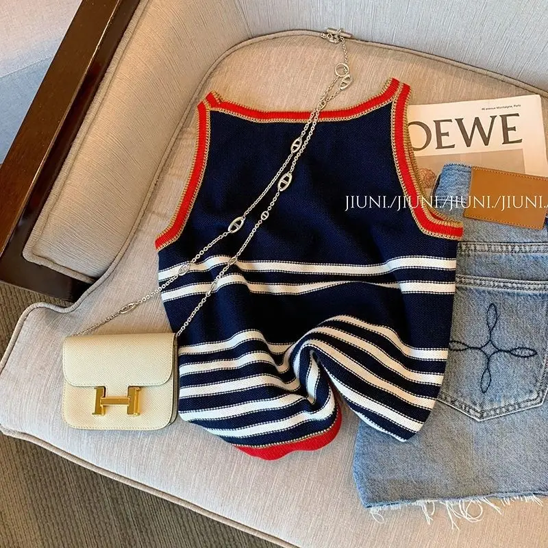 French Style Vintage Stripe Contrast Color Knitted Sleeveless Top Women's Summer 2023 New American Casual Temperament Camisole V
French Style Vintage Stripe Contrast Color Knitted Sleeveless Top Women's Summer 2023 New American Casual Temperament Camisole V