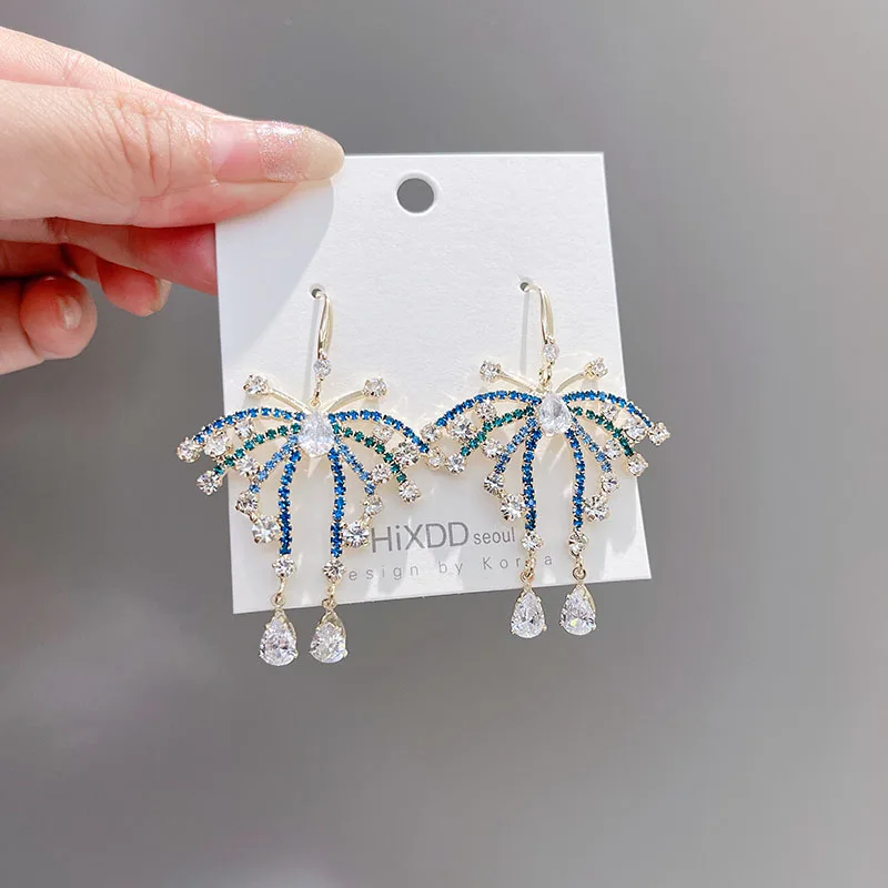 Модный Индивидуальный бант с персонажами-элегантный и современный набор, кисточка с бусинами, милые и универсальные характерные серьги
Модный Индивидуальный бант с персонажами-элегантный и современный набор, кисточка с бусинами, милые и универсальные характерные серьги