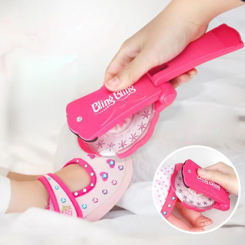 Gems Kit Blingers Deluxe Set Girls Toys Makeup Play Jewel Girls Hair Sticker Styling Tool Hair Design Shoes Diamond Sticker 180
Gems Kit Blingers Deluxe Set Girls Toys Makeup Play Jewel Girls Hair Sticker Styling Tool Hair Design Shoes Diamond Sticker 180