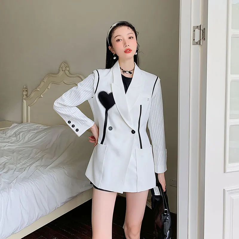 Fashion White Blazer Women French High-Class Niche Design Plus Size Chic Love Spliced Fake Two-Piece Blazer Jacket
Fashion White Blazer Women French High-Class Niche Design Plus Size Chic Love Spliced Fake Two-Piece Blazer Jacket