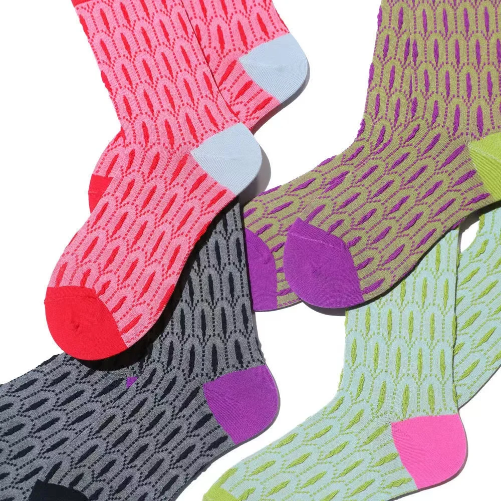 Vintage Peacock Striped Socks for Women 3D Relief Contrast New Design Spring Female Stockings Retro Trendy Middle Fashion Socks
Vintage Peacock Striped Socks for Women 3D Relief Contrast New Design Spring Female Stockings Retro Trendy Middle Fashion Socks