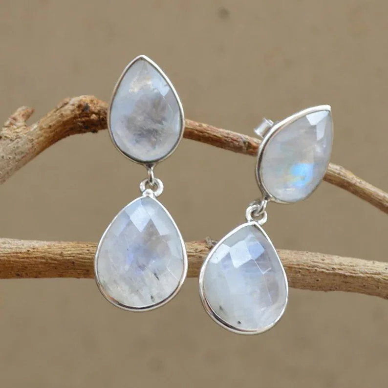 Hot Sale New 2022 Simple Fashion Moonstone Earrings Stud Earrings for Women Girl Jewelry Gifts
Hot Sale New 2022 Simple Fashion Moonstone Earrings Stud Earrings for Women Girl Jewelry Gifts