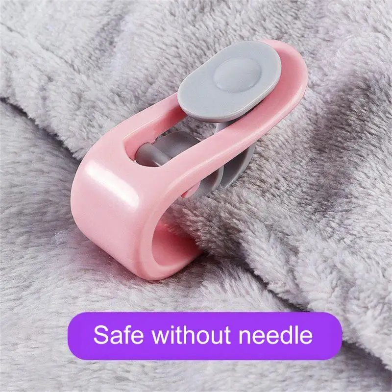 6PCS Bedroom Bed Sheet Clips Quilt Holder Non-slip Quilt Blanket Clip Curtain Blankets Quilt Cover Clip Fastener Fixer Device
6PCS Bedroom Bed Sheet Clips Quilt Holder Non-slip Quilt Blanket Clip Curtain Blankets Quilt Cover Clip Fastener Fixer Device