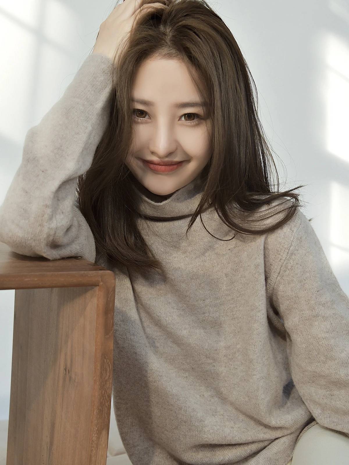 A All-match semi-high collar knitted bottoming shirt spring and autumn temperament self-cultivation casual women's top is thin
A All-match semi-high collar knitted bottoming shirt spring and autumn temperament self-cultivation casual women's top is thin