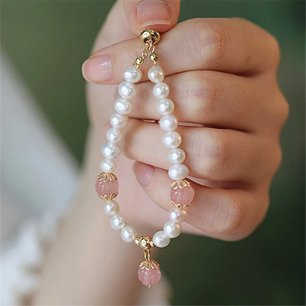 Natural Freshwater Pearl Beaded Adjustable Bracelet Female Niche Design Romantic Strawberry Quartz Vintage Trendy Charm Jewelry
Natural Freshwater Pearl Beaded Adjustable Bracelet Female Niche Design Romantic Strawberry Quartz Vintage Trendy Charm Jewelry