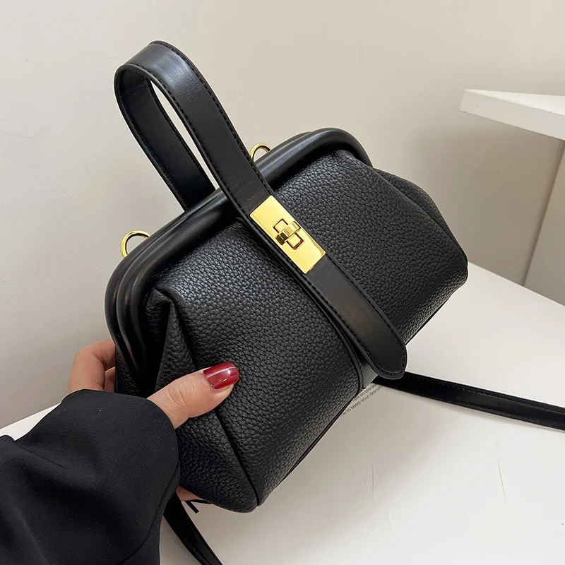 Branded Small Clutch PU Leather Crossbody Side Shoulder Bag with Short Handle 2022 Fashion Brand Designer Female Luxury Handbag
Branded Small Clutch PU Leather Crossbody Side Shoulder Bag with Short Handle 2022 Fashion Brand Designer Female Luxury Handbag