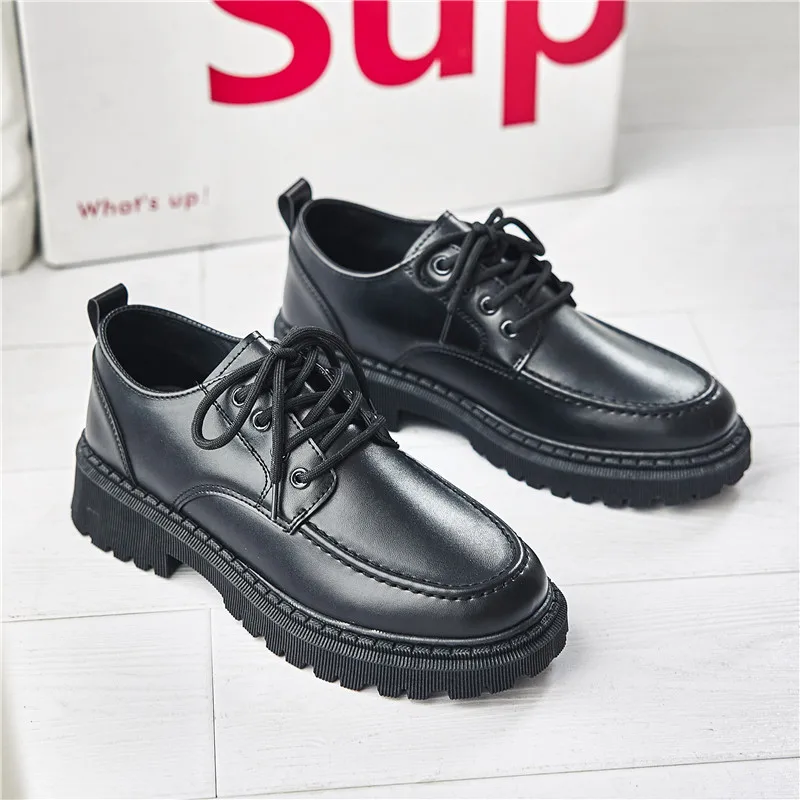 Men Dress Shoes British Style Men Oxfords Party Wedding Shoes Round Toe Black Men Business Shoes Patent Leather Men Casual Shoes 
Men Dress Shoes British Style Men Oxfords Party Wedding Shoes Round Toe Black Men Business Shoes Patent Leather Men Casual Shoes