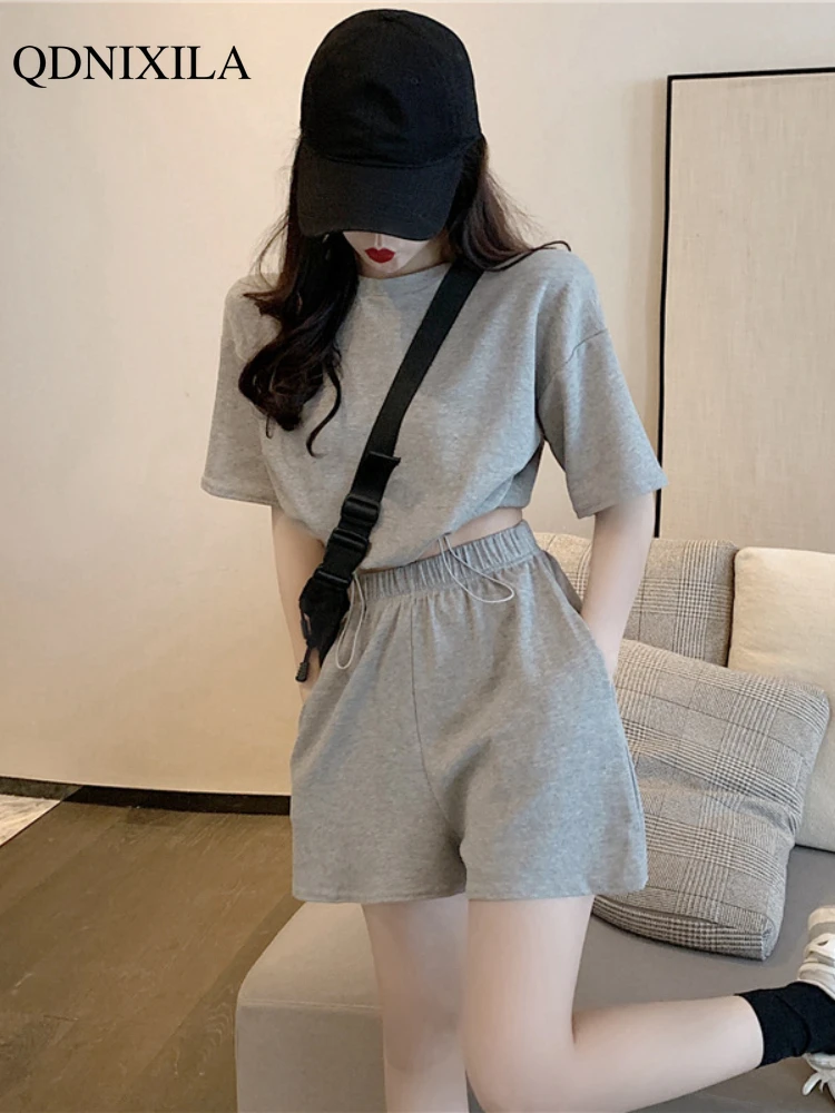 2023 Summer Fashion Casual Women's Shorts Sets Sport Short-sleeved T-shirt and Wide-leg Shorts 2 Piece Set Tracksuits Outfits
2023 Summer Fashion Casual Women's Shorts Sets Sport Short-sleeved T-shirt and Wide-leg Shorts 2 Piece Set Tracksuits Outfits