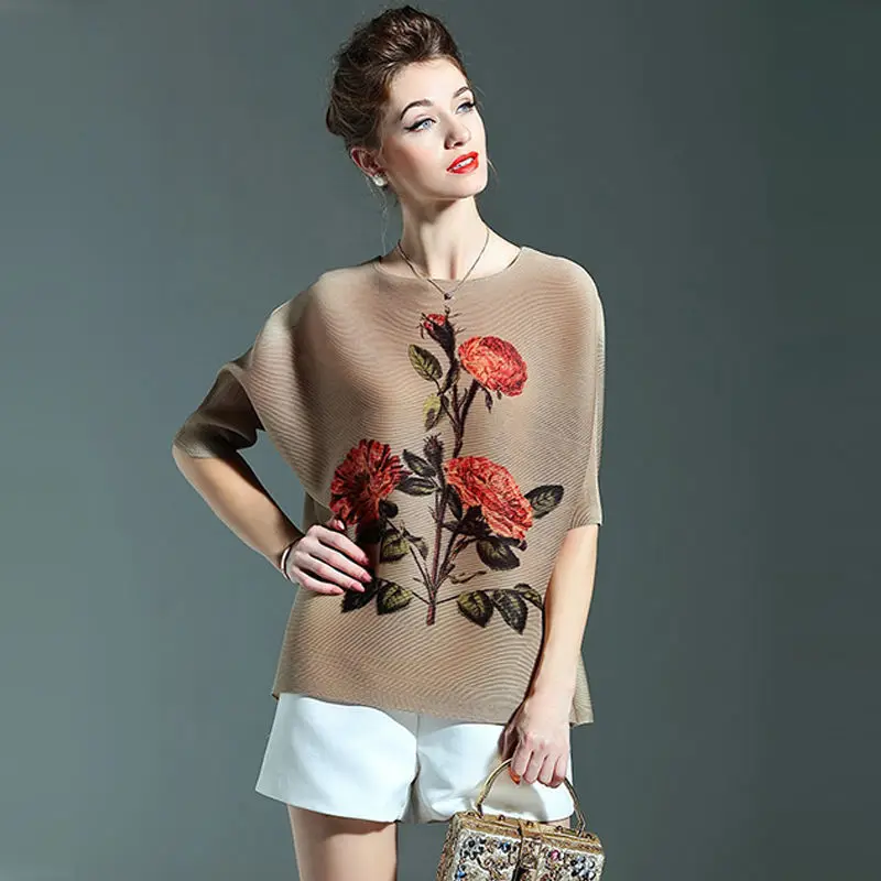 Flower Printing T Shirt Trend Folding Female 2022 Summer New Products European Store Western Blood Bottom Bottom T -shirt tops
Flower Printing T Shirt Trend Folding Female 2022 Summer New Products European Store Western Blood Bottom Bottom T -shirt tops