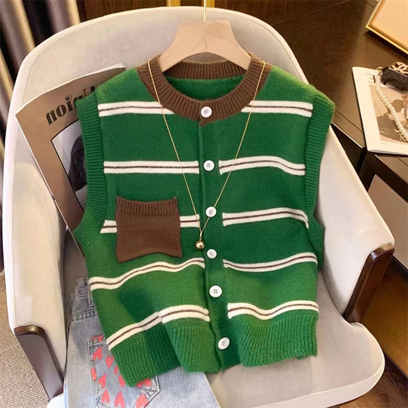 Autumn Women Clothes Sleeveless Sweater Cardigan Waistcoat Stripe Button Loose Knit Vest Round Neck With Pockets Soft Overcoat
Autumn Women Clothes Sleeveless Sweater Cardigan Waistcoat Stripe Button Loose Knit Vest Round Neck With Pockets Soft Overcoat