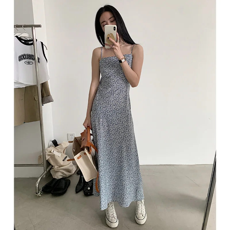 2022 Spring Nantao Retro French Gentle Floral Dress Is Thin And Versatile Suspender Skirt Loose Short Sleeve Medium Length Skirt
2022 Spring Nantao Retro French Gentle Floral Dress Is Thin And Versatile Suspender Skirt Loose Short Sleeve Medium Length Skirt