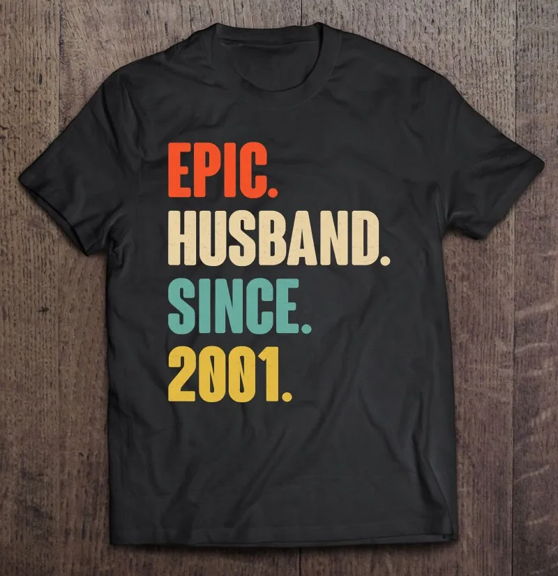 Футболка мужская с надписью «Подарочный человек 20 на годовщину свадьбы», модель 2001 года 
Футболка мужская с надписью «Подарочный человек 20 на годовщину свадьбы», модель 2001 года