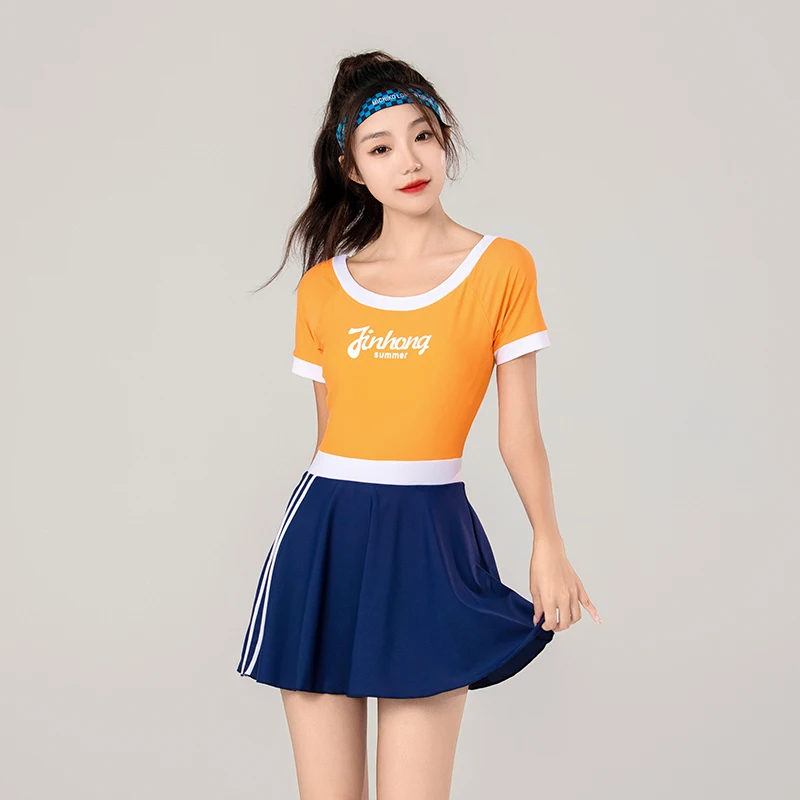 2022 Newest Women One Piece Swimsuit Short Sleeves Padded Sports Patchwork Swimwear Bathing Suit M-2XL Surf Suit Girls Rashguard
2022 Newest Women One Piece Swimsuit Short Sleeves Padded Sports Patchwork Swimwear Bathing Suit M-2XL Surf Suit Girls Rashguard