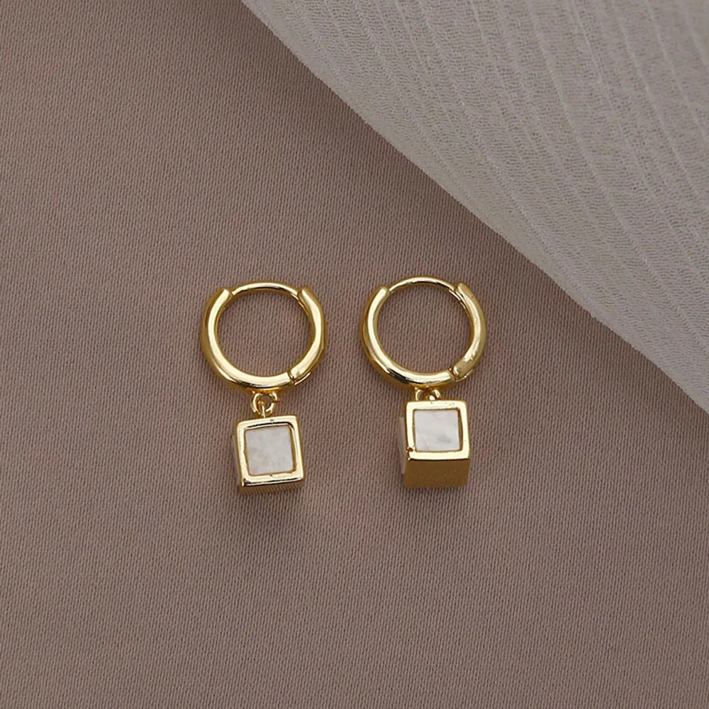 2022 New Geometric Earrings Three Dimensional White Earrings For Women Korean Fashion Earring Daily Birthday Party Jewelry Gifts
2022 New Geometric Earrings Three Dimensional White Earrings For Women Korean Fashion Earring Daily Birthday Party Jewelry Gifts