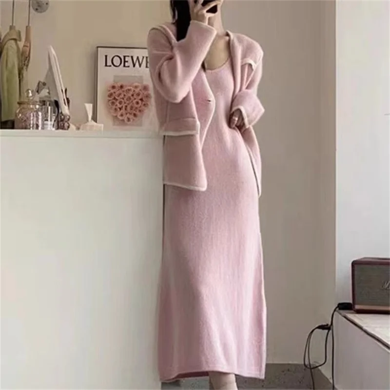 Sweet Women Knitted Suit Autumn Winter New Casual v-Neck Long Sleeved Cardigan+Sleeveless Sweater Dress 2-Piece Set Outfits Q336
Sweet Women Knitted Suit Autumn Winter New Casual v-Neck Long Sleeved Cardigan+Sleeveless Sweater Dress 2-Piece Set Outfits Q336