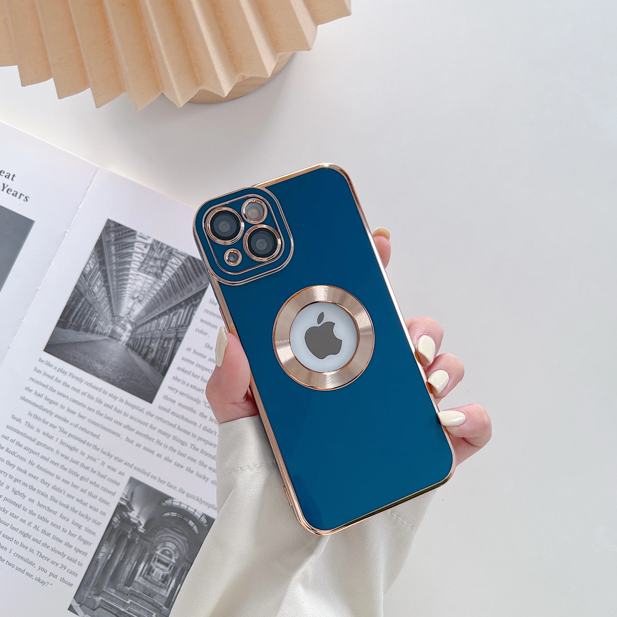Однотонный чехол с рисунком CD для IPhone 14 Plus 13 12 11 Pro Max XR XS, модный противоударный чехол из ТПУ с защитой от царапин
Однотонный чехол с рисунком CD для IPhone 14 Plus 13 12 11 Pro Max XR XS, модный противоударный чехол из ТПУ с защитой от царапин