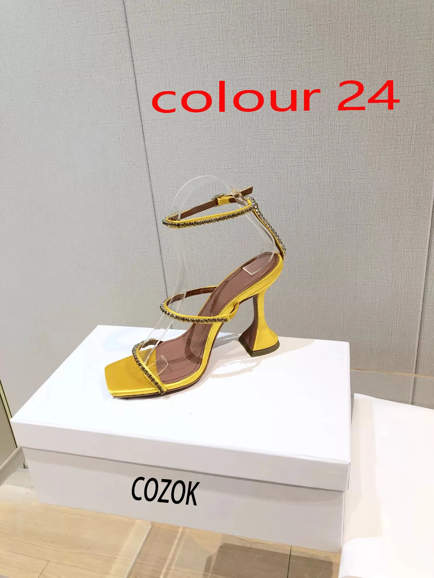 Summer fashion high heels women's sexy dance designer shoes metal high heels ballroom bar women's diamond crystal shoes
Summer fashion high heels women's sexy dance designer shoes metal high heels ballroom bar women's diamond crystal shoes