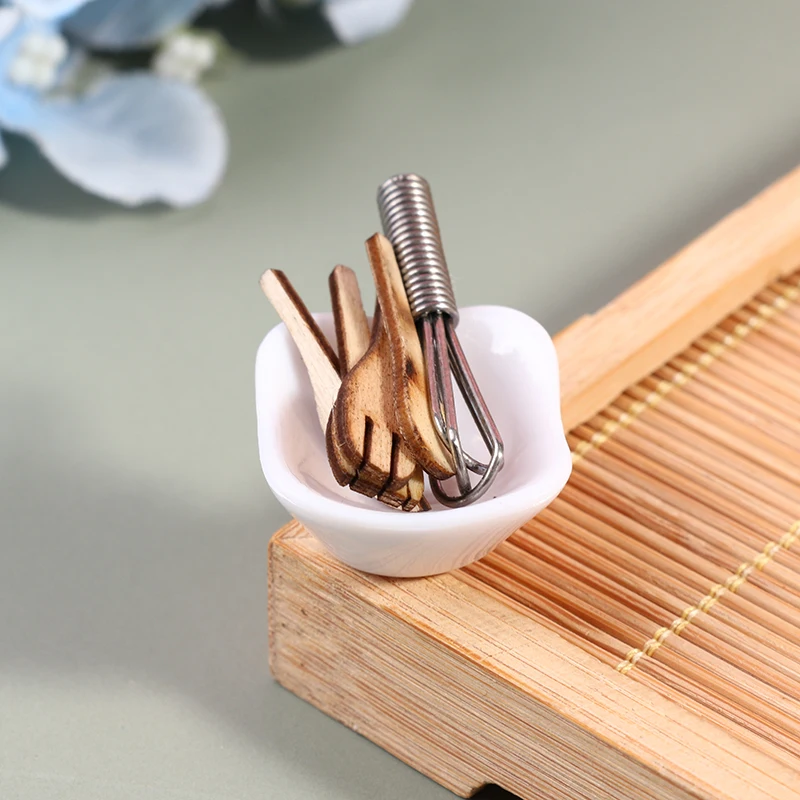 1/12 Dollhouse Mini Kitchenware Eggbeater Spoon Pottery Holder for Kitchen Decor
1/12 Dollhouse Mini Kitchenware Eggbeater Spoon Pottery Holder for Kitchen Decor