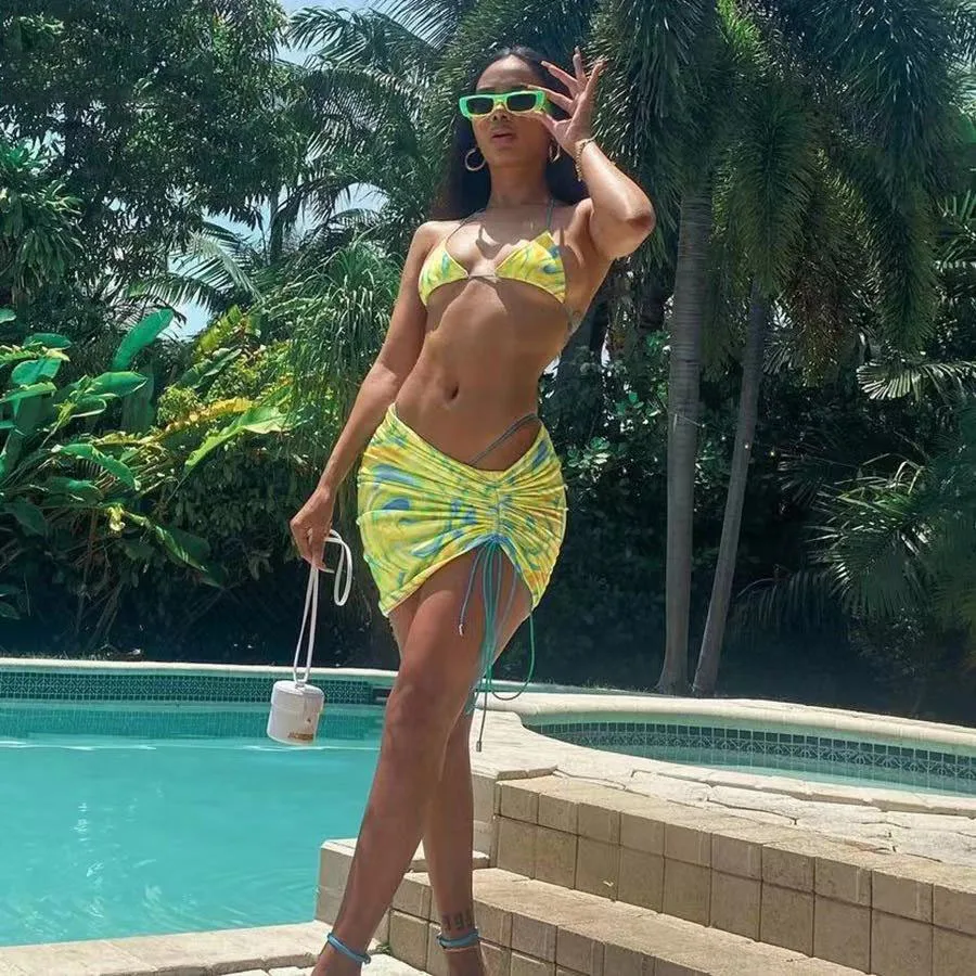 Сексуальная пляжная одежда, комплекты бикини из 3 предметов, женские праздничные купальники на шнуровке с принтом, костюмы со стрингами
Сексуальная пляжная одежда, комплекты бикини из 3 предметов, женские праздничные купальники на шнуровке с принтом, костюмы со стрингами