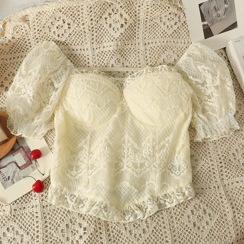 French Floral Blouse Women 2023 Summer New Puff Short Sleeve Design Square Collar Fashion Chic Sexy Tops Women‘s’ Blouse
French Floral Blouse Women 2023 Summer New Puff Short Sleeve Design Square Collar Fashion Chic Sexy Tops Women‘s’ Blouse