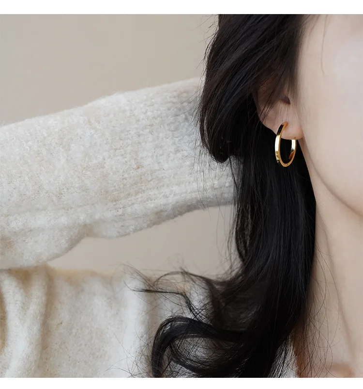 DEAR-LIFE Delicate circle earrings new simple simple circle earrings niche design sense sterling silver earrings fine accessorie
DEAR-LIFE Delicate circle earrings new simple simple circle earrings niche design sense sterling silver earrings fine accessorie