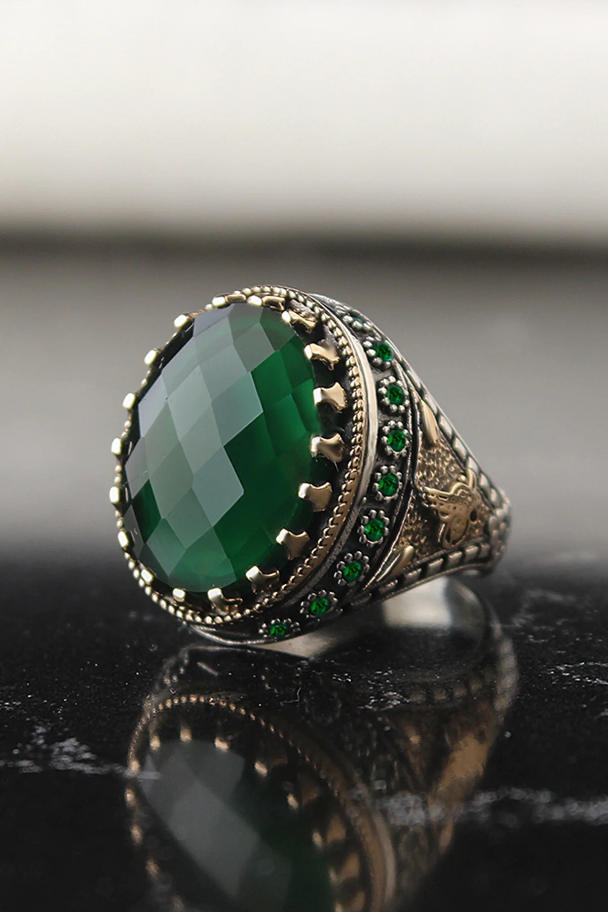 Зеленое циркониевое кольцо с вышивкой tuğ, серебряное кольцо
Зеленое циркониевое кольцо с вышивкой tuğ, серебряное кольцо