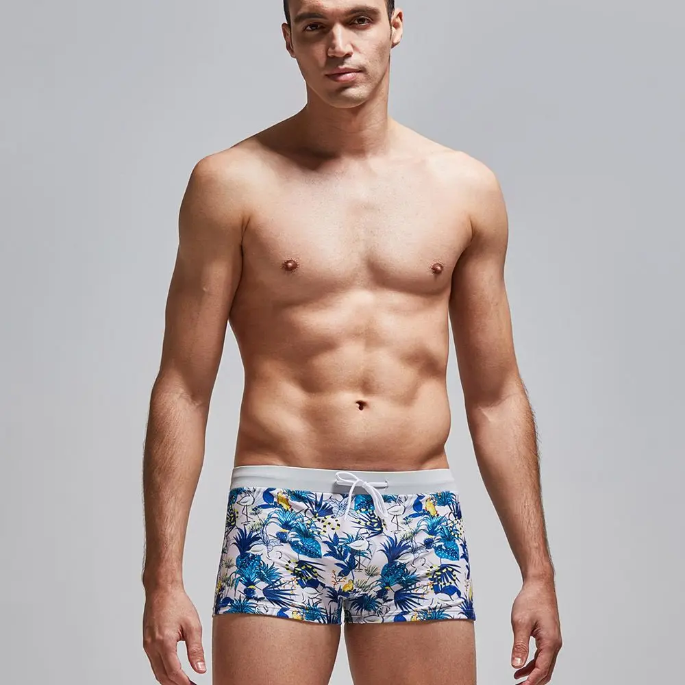 

Новые мужские плавки с принтом, трусы-боксеры, плавательные штаны с плоскими углами, Популярные пляжные праздничные шорты, спортивный купальник, купальный костюм