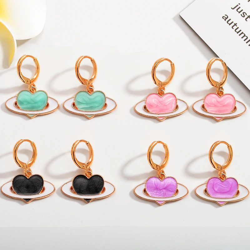 2Pairs Women's Fashion INS Colorful Enamel Earrings Creative Pop Drop Oil Ladies Love Planet Hoop Earrings Wedding Alloy Jewelry
2Pairs Women's Fashion INS Colorful Enamel Earrings Creative Pop Drop Oil Ladies Love Planet Hoop Earrings Wedding Alloy Jewelry