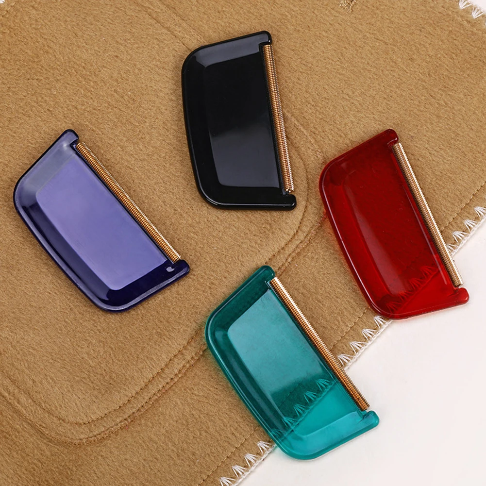 Practical Lint Removers Plastic Portable Fuzz Sweater Fabric Clothes Hair Balls Pellet Trimmer Comb Home Dust Cleaning BrushTool
Practical Lint Removers Plastic Portable Fuzz Sweater Fabric Clothes Hair Balls Pellet Trimmer Comb Home Dust Cleaning BrushTool
