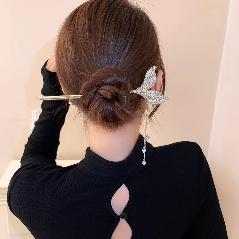 Diamond Inlaid Pearl Fishtail Crystal Tassel Hairpin Baroque Vintage Net Red Versatile Personality Hair Ornament Female
Diamond Inlaid Pearl Fishtail Crystal Tassel Hairpin Baroque Vintage Net Red Versatile Personality Hair Ornament Female
