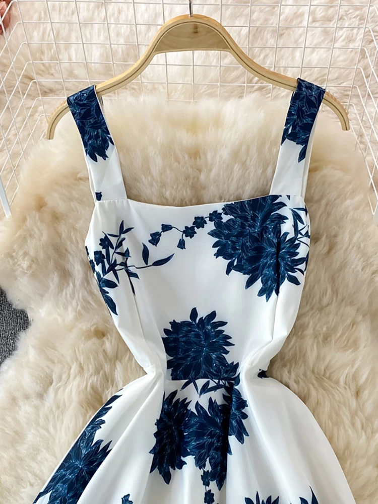 M GIRLS Vintage Blue Floral Midi Dress For Women Elegant Square Collar Spaghetti Strap Robe Female High Waist Big Swing
M GIRLS Vintage Blue Floral Midi Dress For Women Elegant Square Collar Spaghetti Strap Robe Female High Waist Big Swing