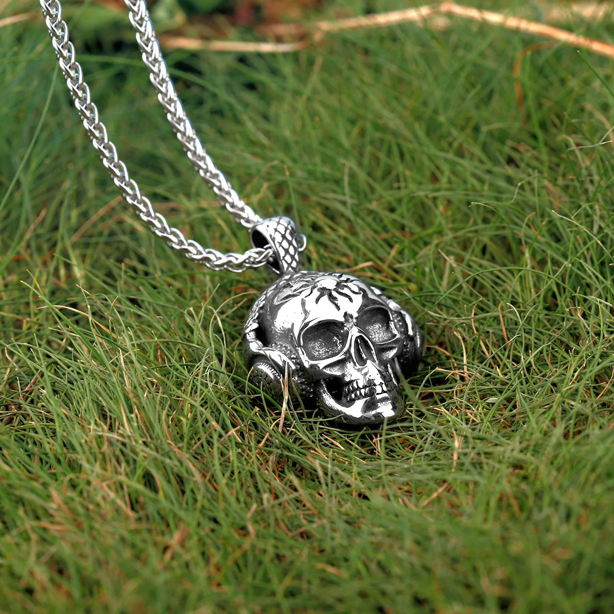 Men's Stainless Steel Necklace Music Rock Skull Hip-hop Pendant Necklace Fashion Vintage Punk Charm Male Jewelry Gift Wholesale
Men's Stainless Steel Necklace Music Rock Skull Hip-hop Pendant Necklace Fashion Vintage Punk Charm Male Jewelry Gift Wholesale
