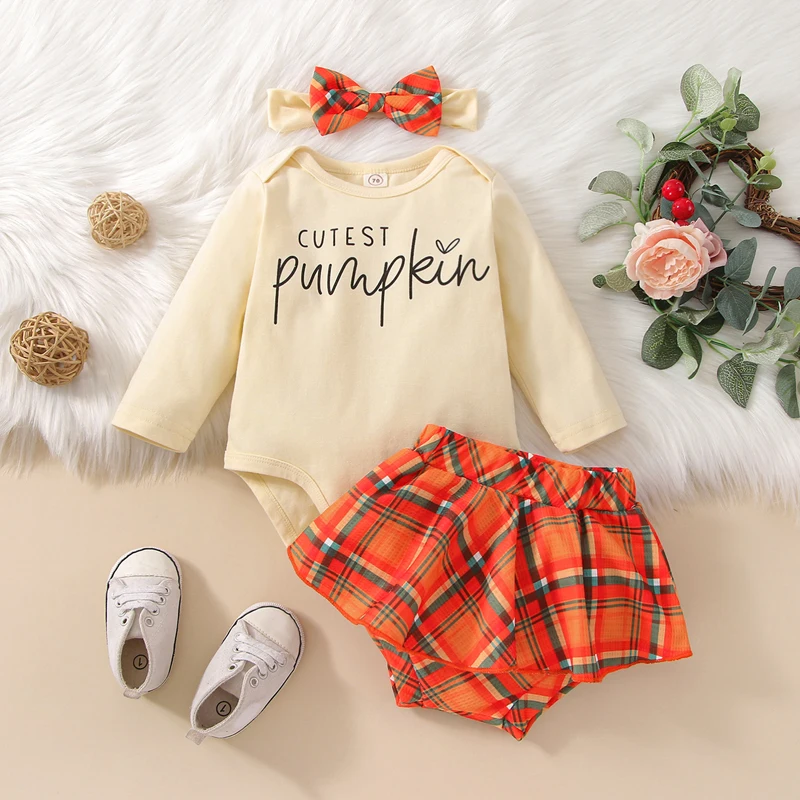3Pcs Infant Toddler Baby Girl Halloween Outfits Letter Romper Bodysuit Ruffle Skirts Shorts Headband Clothes Set
3Pcs Infant Toddler Baby Girl Halloween Outfits Letter Romper Bodysuit Ruffle Skirts Shorts Headband Clothes Set
