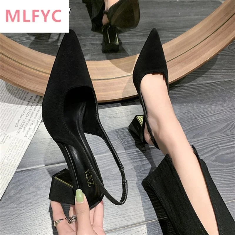 Pointed toe sandals female fairy style summer2022new all-match medium heel buckle thick heel temperament women shoes high heel
Pointed toe sandals female fairy style summer2022new all-match medium heel buckle thick heel temperament women shoes high heel