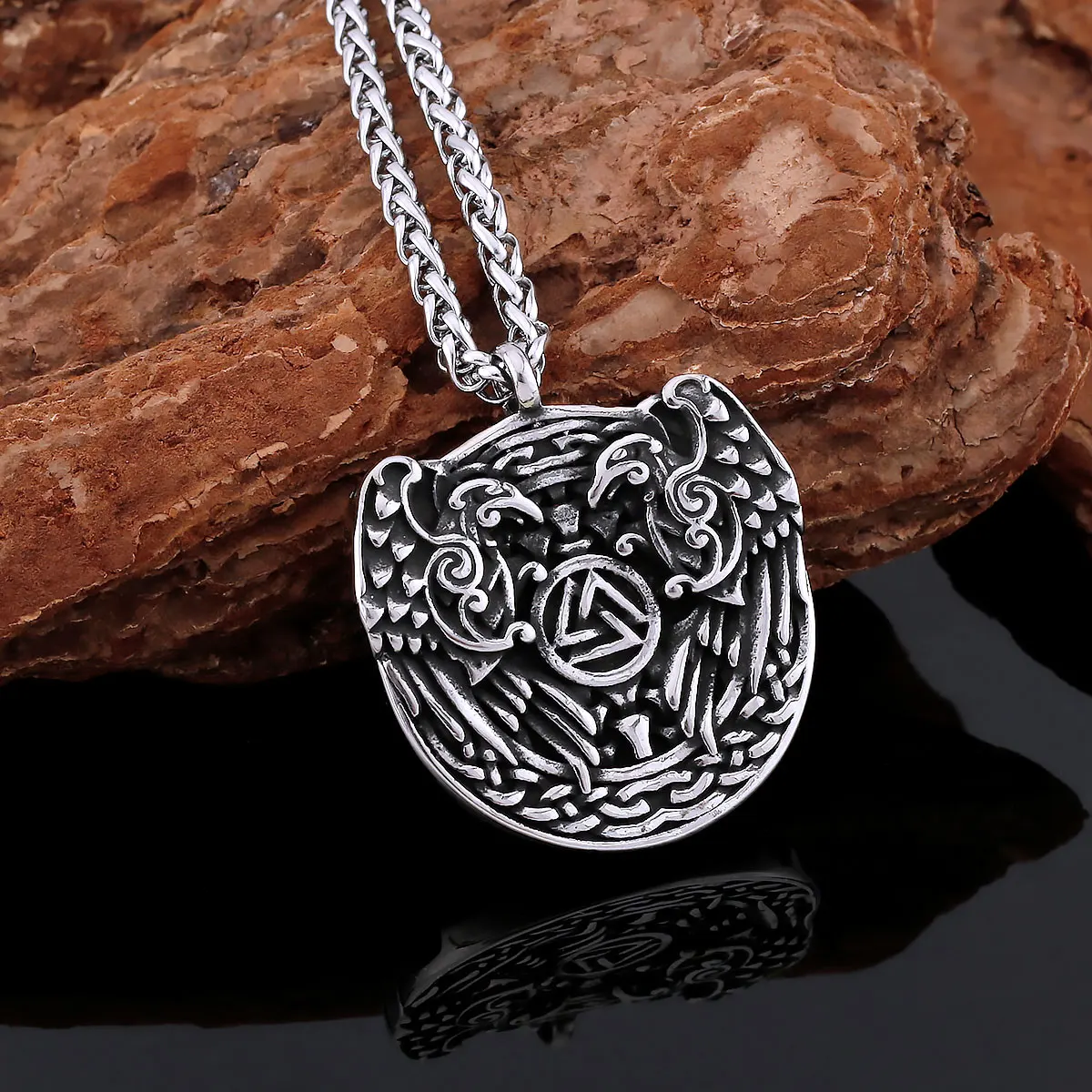 New Odin Vintage Stainless Steel Viking Crow Necklace Nordic Men's Stainless Steel Amulet Pattern Rune Pendant Punk Jewelry
New Odin Vintage Stainless Steel Viking Crow Necklace Nordic Men's Stainless Steel Amulet Pattern Rune Pendant Punk Jewelry