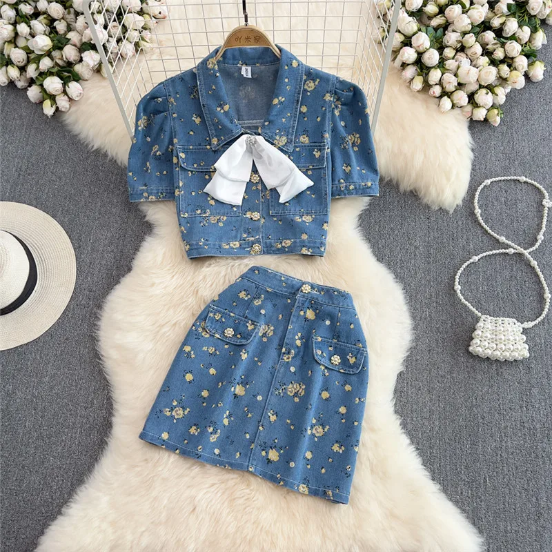 Amolapha Women's Vintage Printed Denim 2-piece Suits Bow Turn-down Collar Crop Tops+High Waist Pack Hip Short Skirt Sets
Amolapha Women's Vintage Printed Denim 2-piece Suits Bow Turn-down Collar Crop Tops+High Waist Pack Hip Short Skirt Sets