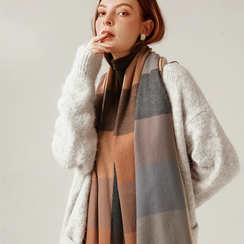 2023 Pamwallymensa Women's Scarf Winter Luxury Brand Tippet Scarves for Ladies Plaid Shawls Warm British Style Thicken Man
2023 Pamwallymensa Women's Scarf Winter Luxury Brand Tippet Scarves for Ladies Plaid Shawls Warm British Style Thicken Man