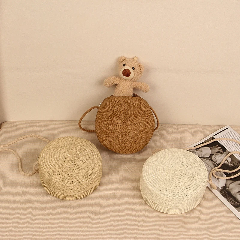 Handmade Round Straw Bag Minimalist Boho Hand-Woven Rattan Round Shoulder Bag Women's Crossbody Bag Handbag For Summer Beach
Handmade Round Straw Bag Minimalist Boho Hand-Woven Rattan Round Shoulder Bag Women's Crossbody Bag Handbag For Summer Beach
