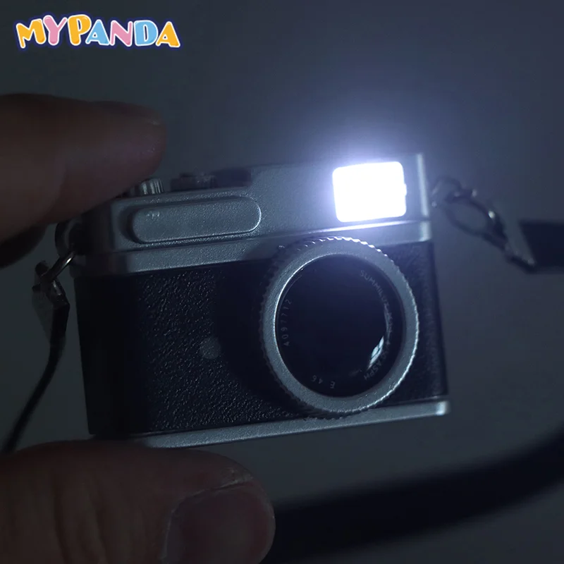 1pc Kawaii Mini Doll Camera Model Dollhouse Miniature Retro Camera Decor Toy Can Shine For Children Gifts
1pc Kawaii Mini Doll Camera Model Dollhouse Miniature Retro Camera Decor Toy Can Shine For Children Gifts