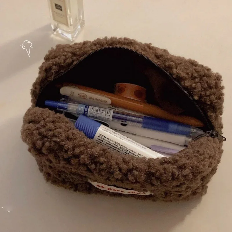 Portable Lamb Hair Cosmetic Stationery Bag Plush Storage Bag Cute Stationery Bag Lamb Hair Cosmetic Bag 1pc
Portable Lamb Hair Cosmetic Stationery Bag Plush Storage Bag Cute Stationery Bag Lamb Hair Cosmetic Bag 1pc