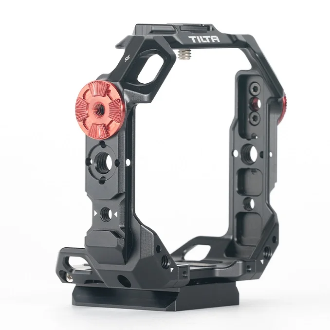 Tilta TA-T21-FCC-B Full Camera Cage for BGH1 Black Minimizes Wear with several 1/4-20 and 3/8-16 mounting points
Tilta TA-T21-FCC-B Full Camera Cage for BGH1 Black Minimizes Wear with several 1/4-20 and 3/8-16 mounting points