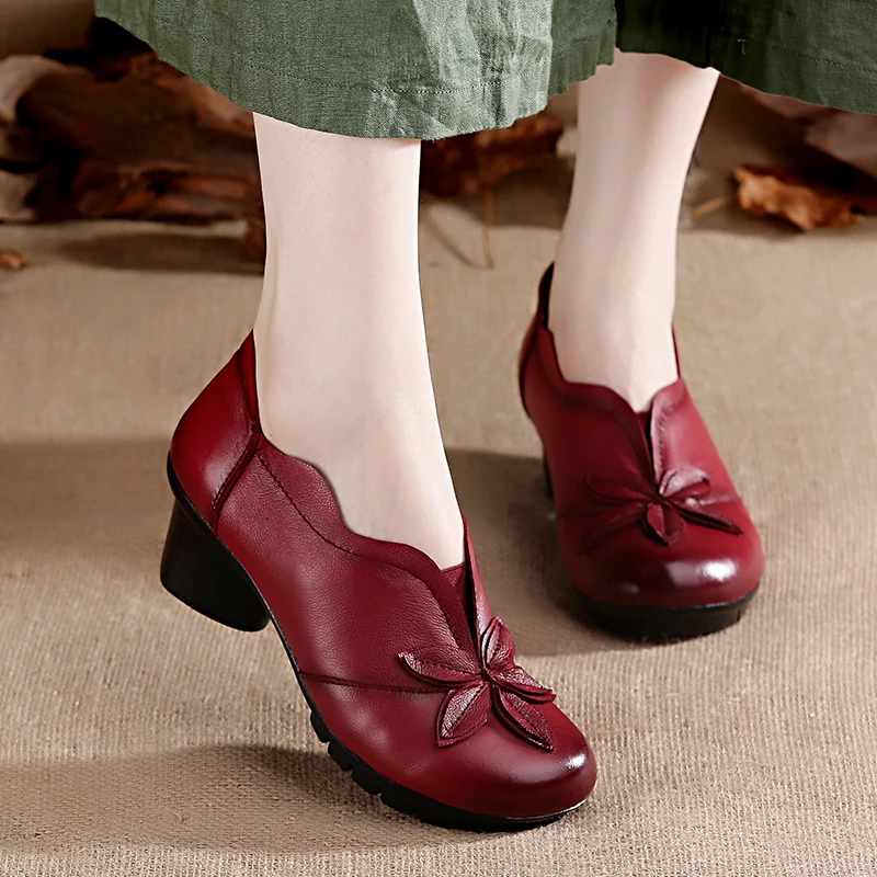 2023 women's shoes vintage single shoes genuine leather flower Mother low red heels shoes vintage women's casual moccasin
2023 women's shoes vintage single shoes genuine leather flower Mother low red heels shoes vintage women's casual moccasin