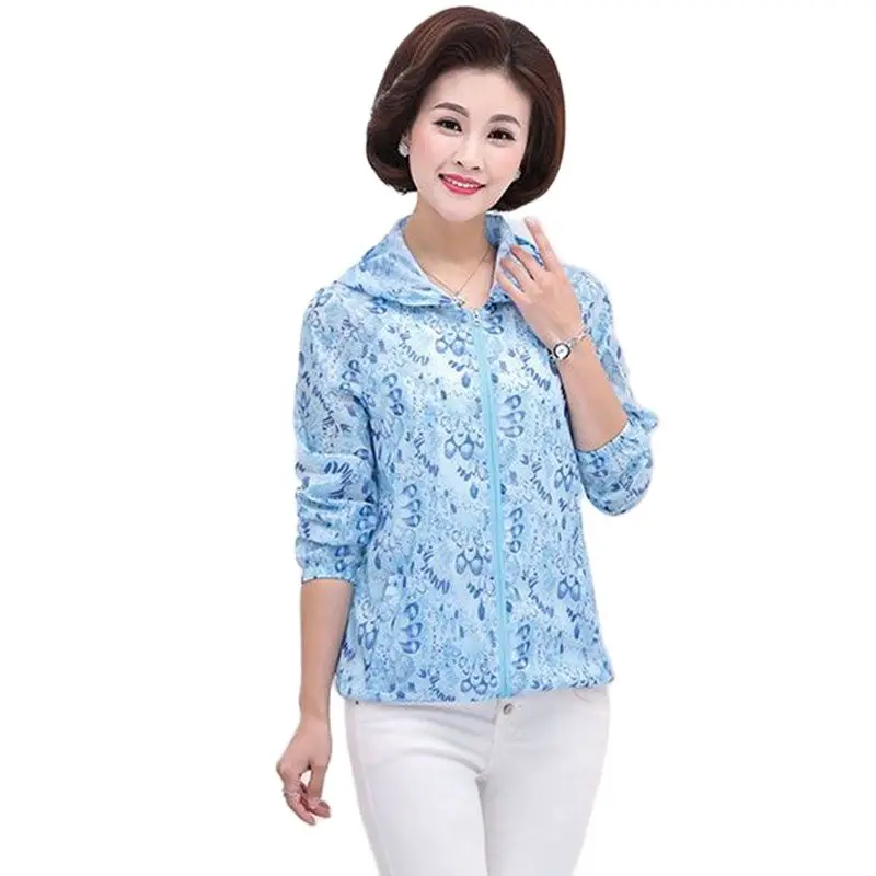 Middle-aged Mother Loose Fashion Sun Protection Clothing Ladies UV Protection Hooded Print Thin Summer Casual Coat Women 5XL
Middle-aged Mother Loose Fashion Sun Protection Clothing Ladies UV Protection Hooded Print Thin Summer Casual Coat Women 5XL