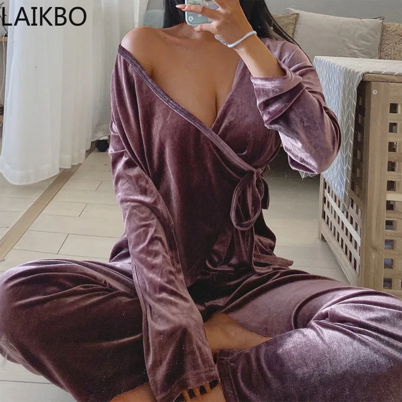 Velvet Warm Pajamas For Women Robes And Pants Solid Pocket Long Sleeve Thick Home Wear Autumn Night Suit Winter Casual
Velvet Warm Pajamas For Women Robes And Pants Solid Pocket Long Sleeve Thick Home Wear Autumn Night Suit Winter Casual