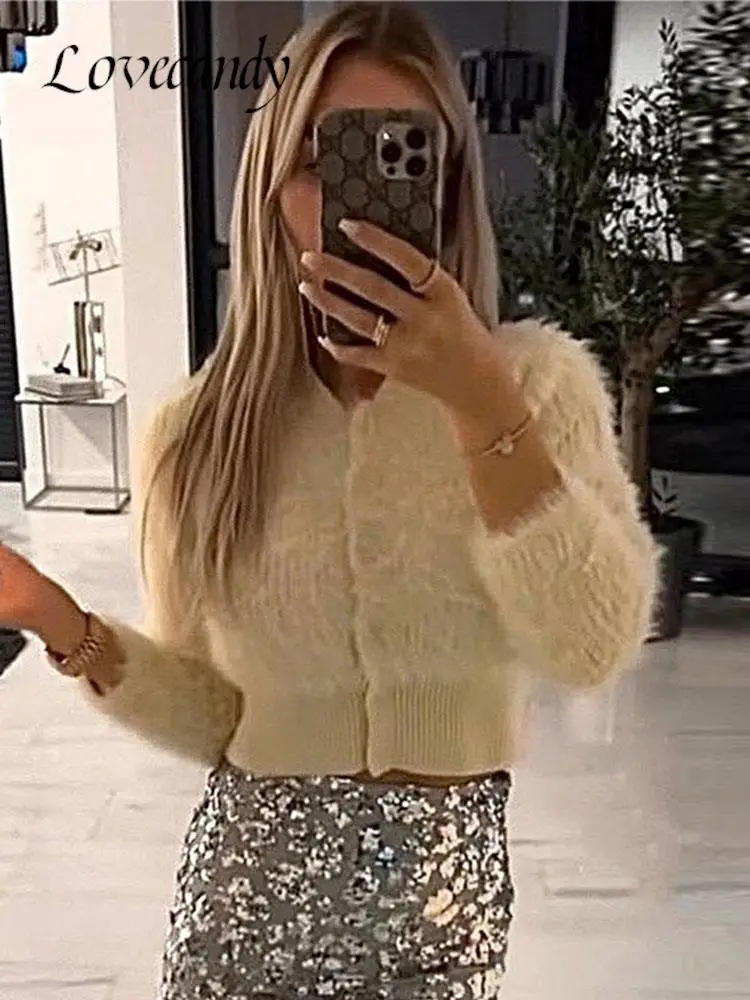 Women Fashion Faux Fur Knitted Cardigan Elegant Furry Long Sleeve Cropped Coat 2022 Retro Chic Warm V Neck Female Knit Jacket
Women Fashion Faux Fur Knitted Cardigan Elegant Furry Long Sleeve Cropped Coat 2022 Retro Chic Warm V Neck Female Knit Jacket