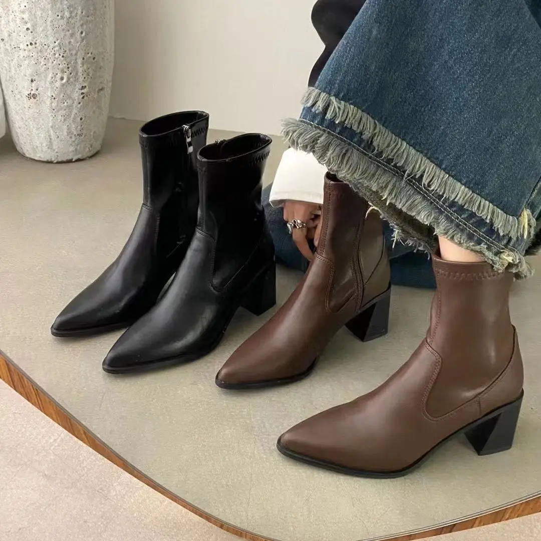 Pointed Toe Women Ankle Boots 2023 New Arrivals Black/Brown Chelsea Boots Woman Thick Square High Heels Side Zipper Winter Botas
Pointed Toe Women Ankle Boots 2023 New Arrivals Black/Brown Chelsea Boots Woman Thick Square High Heels Side Zipper Winter Botas
