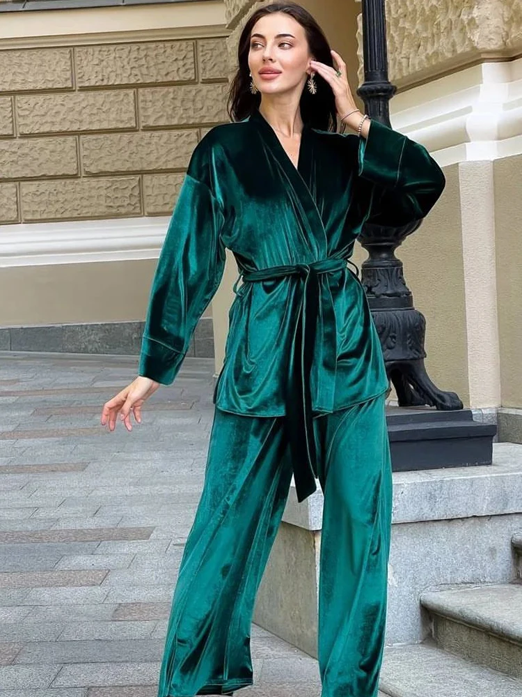 Linad Knitted Velvet Women's Home Clothes 2 Piece Sets Long Sleeve Sleepwear Sashes Loose Female Trouser Suits Autumn Casual
Linad Knitted Velvet Women's Home Clothes 2 Piece Sets Long Sleeve Sleepwear Sashes Loose Female Trouser Suits Autumn Casual